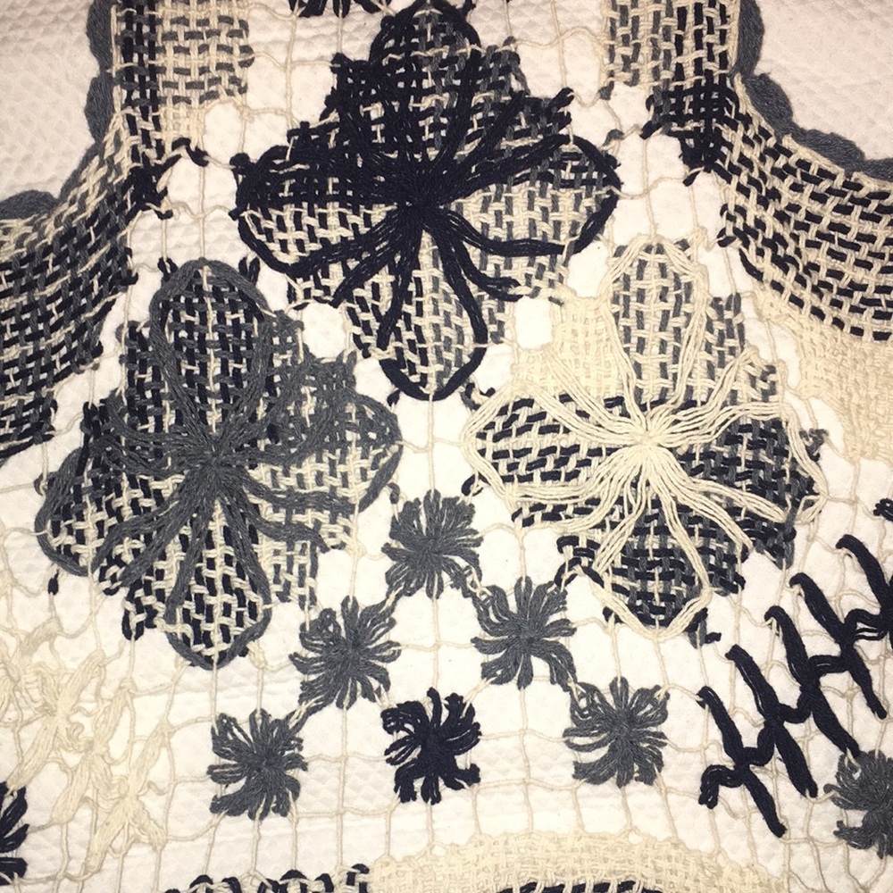 Handmade crocheted vest - Picture 2 of 3